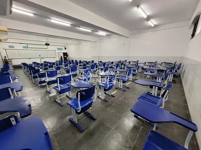 Prédio com 1300m², para alugar, no bairro São Brás em Belém