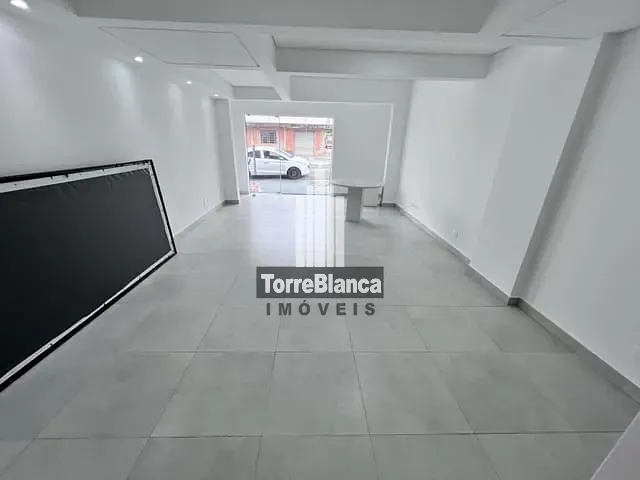Loja à venda ou para alugar, no bairro Uvaranas em Ponta Grossa