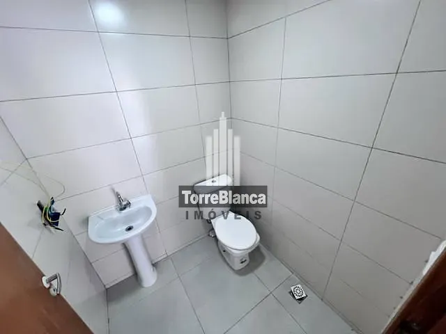 Loja à venda ou para alugar, no bairro Uvaranas em Ponta Grossa