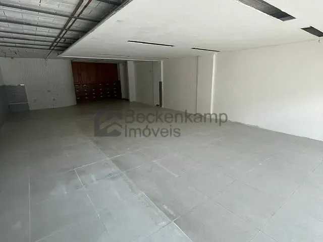 Loja para alugar, no bairro Vila Santa Cecília em Volta Redonda