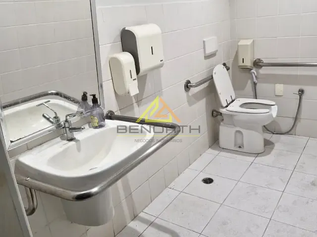 Loja com 598m², para alugar, no bairro República em São Paulo