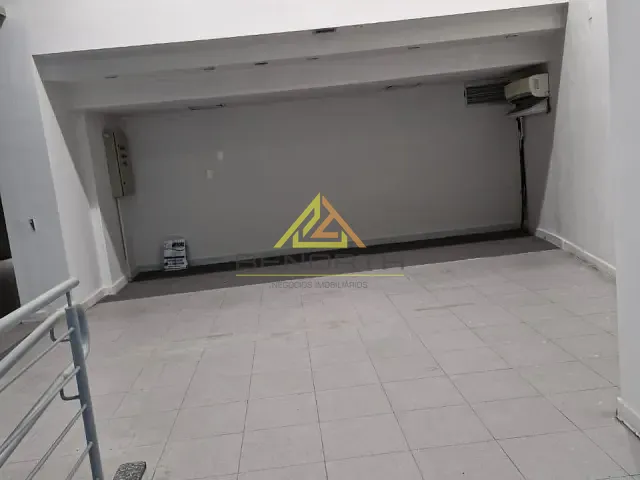 Loja com 598m², para alugar, no bairro República em São Paulo