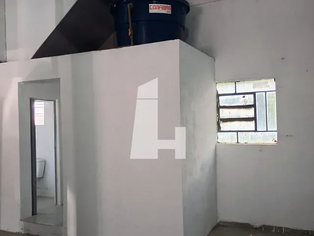 Loja com 90m², para alugar, no bairro Cocaia em Guarulhos