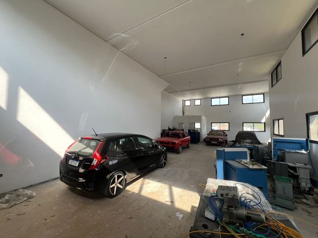 Loja com 650m², para alugar, no bairro Portais (Polvilho) em Cajamar