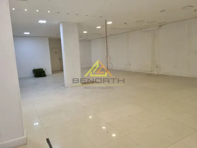 Loja com 205m², para alugar, no bairro República em São Paulo