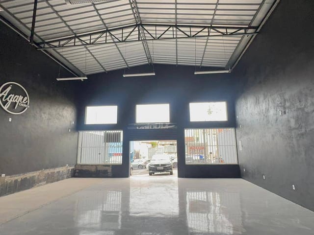 Loja com 250m², para alugar, no bairro Parque Valença I em Campinas