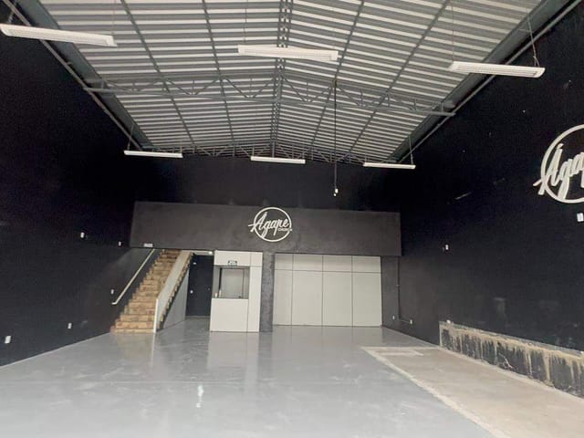 Loja com 250m², para alugar, no bairro Parque Valença I em Campinas