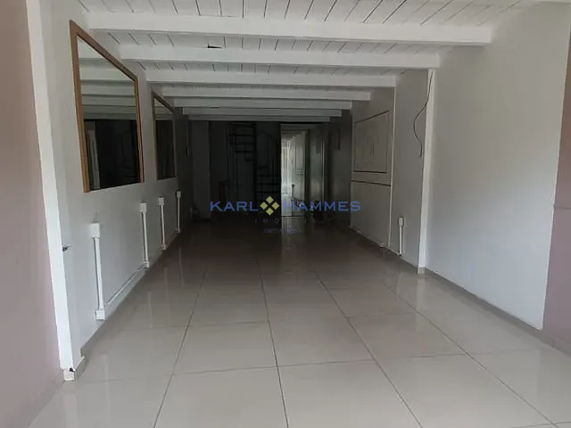 Loja à venda ou para alugar, no bairro Centro em Petrópolis