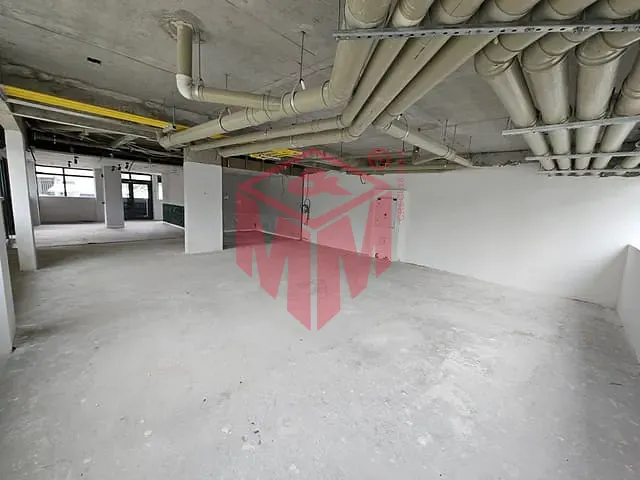 Loja com 170m², para alugar, no bairro Campo Belo em São Paulo