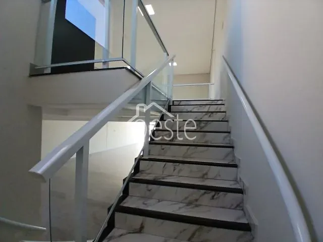 Loja com 300m², para alugar, no bairro Jardim Mollon em Santa Bárbara D'Oeste