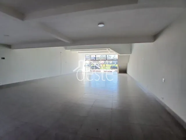 Loja com 300m², para alugar, no bairro Jardim Mollon em Santa Bárbara D'Oeste