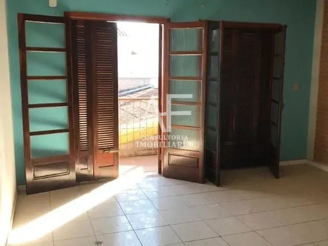 Loja com 300m², para alugar, no bairro Centro em Pindamonhangaba