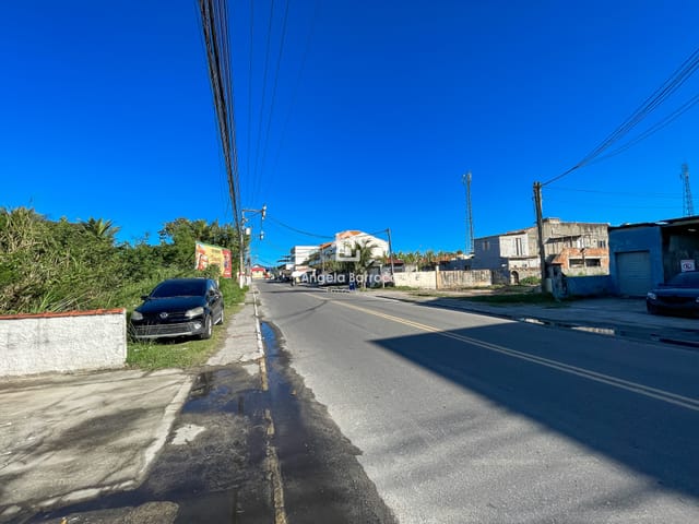Loja com 75m², à venda ou para alugar, no bairro Jardim Atlântico Oeste (Itaipuaçu) em Maricá