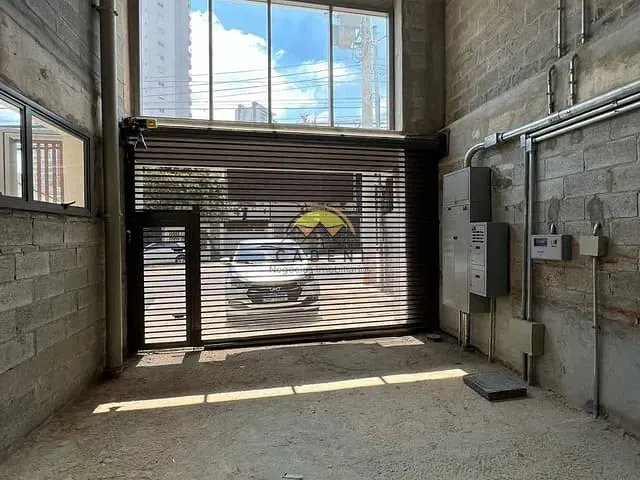 Loja com 390m², para alugar, no bairro Vila Romana em São Paulo