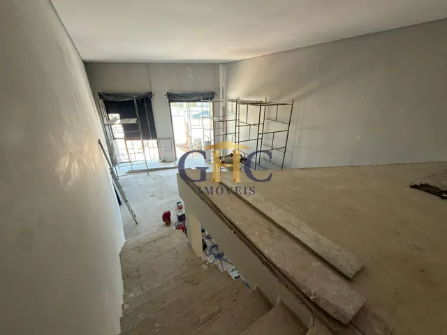 Loja com 250m², para alugar, no bairro Vila Santa Isabel em Salto de Pirapora