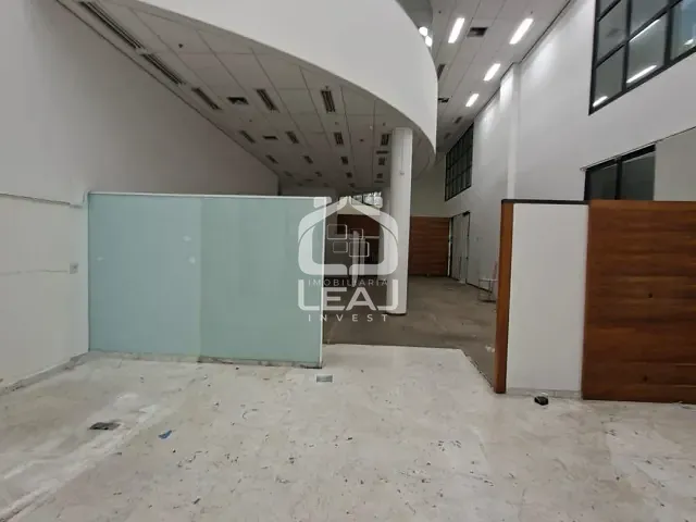 Loja para alugar, no bairro Cidade Monções em São Paulo