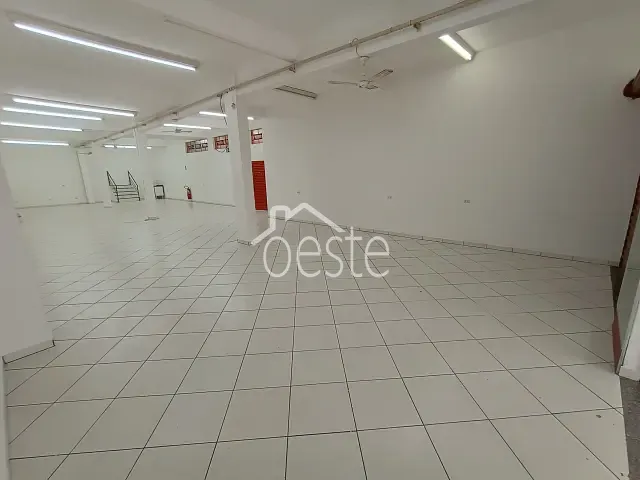 Loja com 250m², para alugar, no bairro Jardim São Francisco em Santa Bárbara D'Oeste