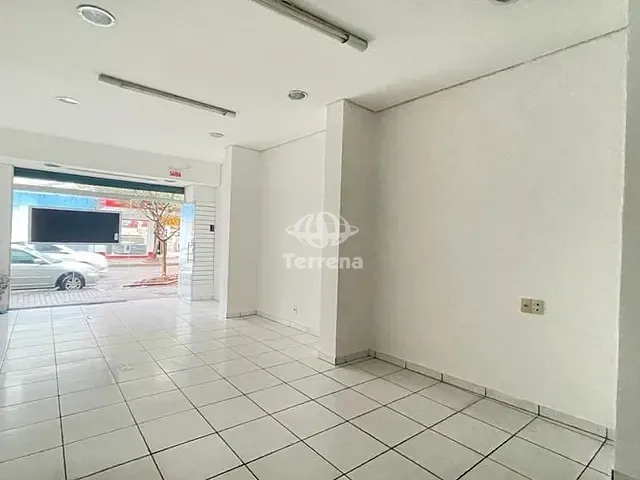Loja com 80m², para alugar, no bairro Centro em Blumenau