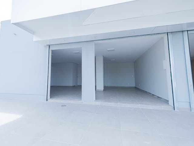 Loja com 58m², para alugar, no bairro Areal em Pelotas