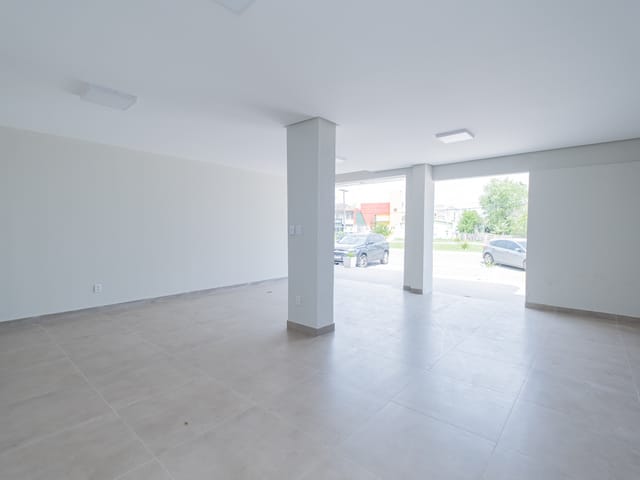 Loja com 58m², para alugar, no bairro Areal em Pelotas