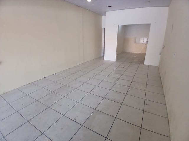 Loja com 250m², para alugar, no bairro Parque Valença I em Campinas