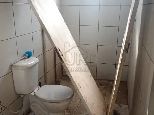 Loja com 100m², para alugar, no bairro Jardim Zaira em Mauá