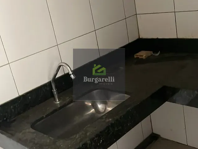 Loja com 60m², para alugar, no bairro Jardim Glória em Lavras