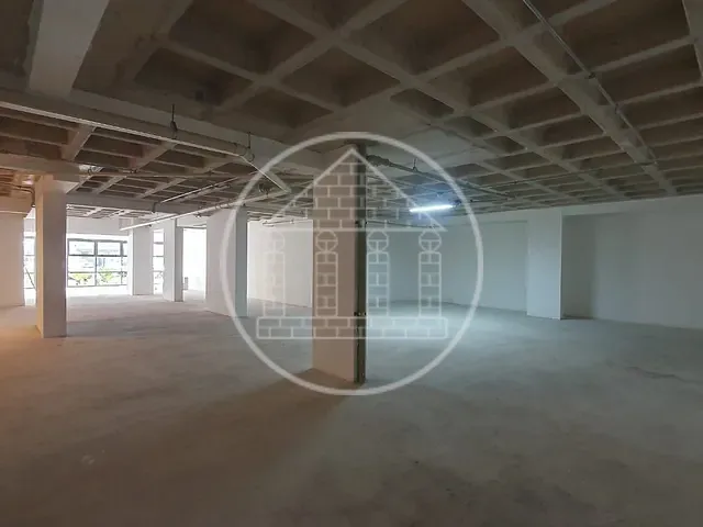 Loja com 390m², para alugar, no bairro Campo Belo em São Paulo