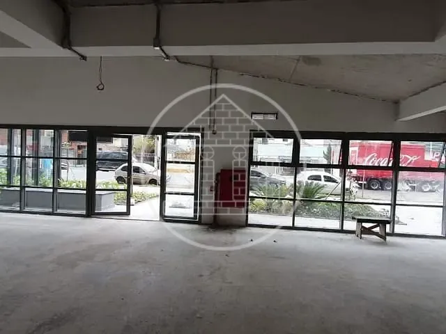 Loja com 390m², para alugar, no bairro Campo Belo em São Paulo