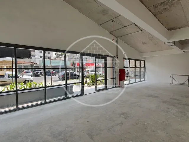 Loja com 390m², para alugar, no bairro Campo Belo em São Paulo