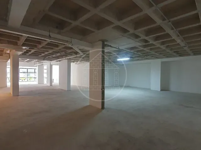 Loja com 390m², para alugar, no bairro Campo Belo em São Paulo