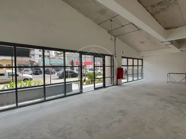 Loja com 390m², para alugar, no bairro Campo Belo em São Paulo