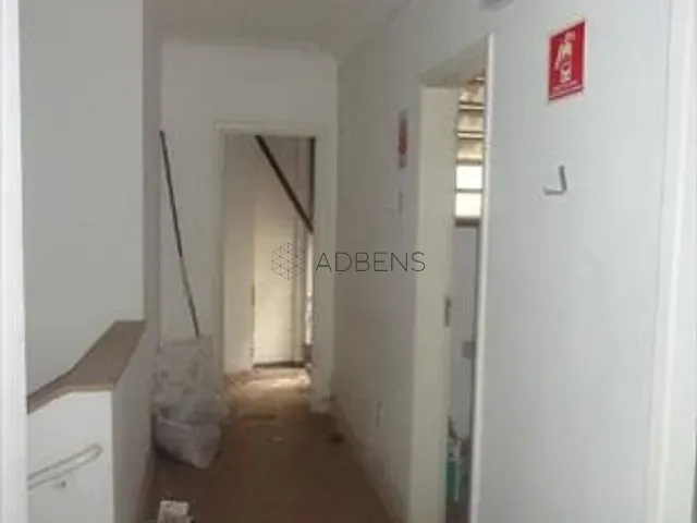 Loja à venda ou para alugar, no bairro República em São Paulo