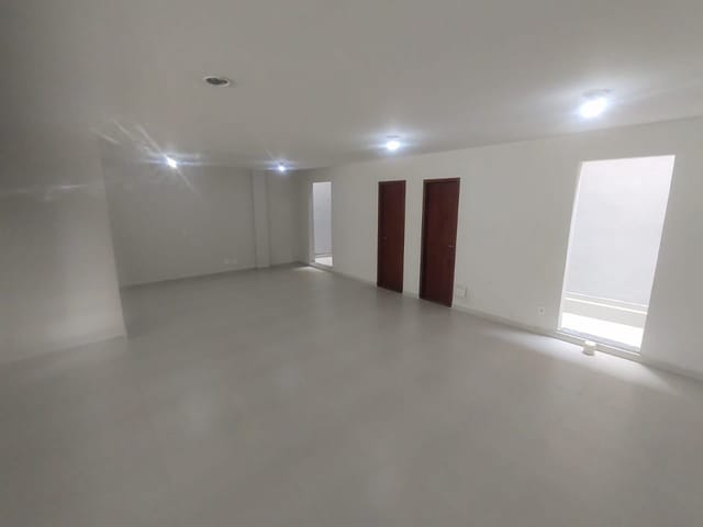 Loja com 188m², à venda, no bairro Centro em Macaé
