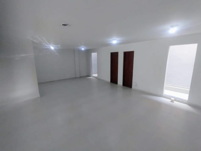 Loja com 188m², à venda, no bairro Centro em Macaé