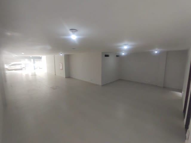 Loja com 188m², à venda, no bairro Centro em Macaé
