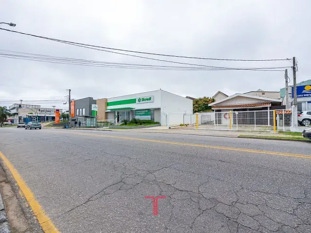 Loja com 196m², para alugar, no bairro Xaxim em Curitiba