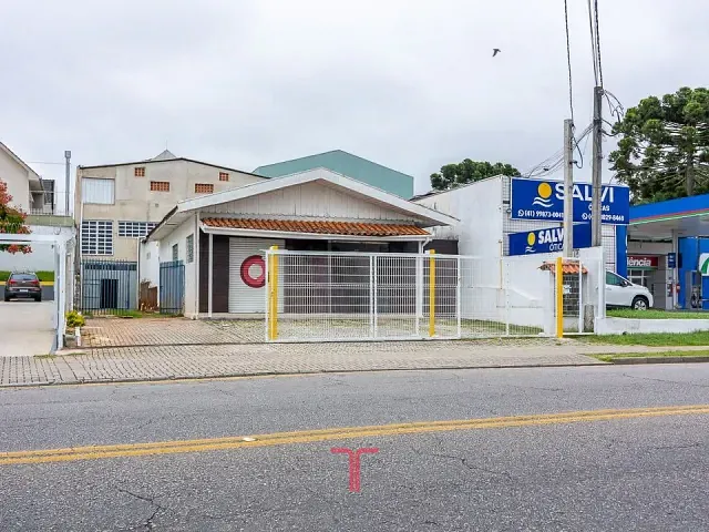 Loja com 196m², para alugar, no bairro Xaxim em Curitiba