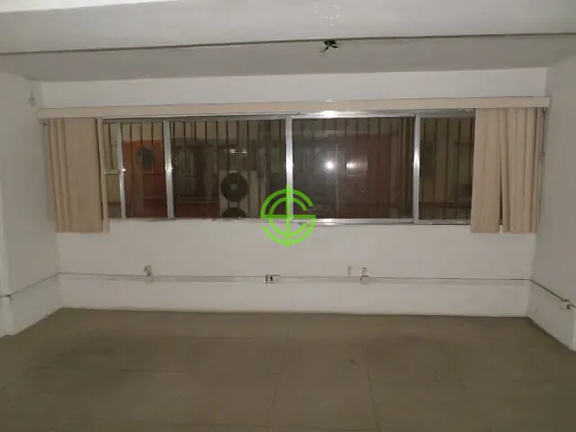 Loja com 56m², à venda ou para alugar, no bairro Benfica em Rio de Janeiro