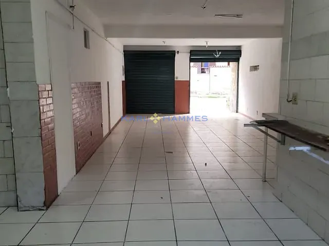 Loja para alugar, no bairro Quissama em Petrópolis