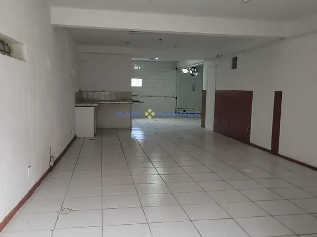 Loja para alugar, no bairro Quissama em Petrópolis
