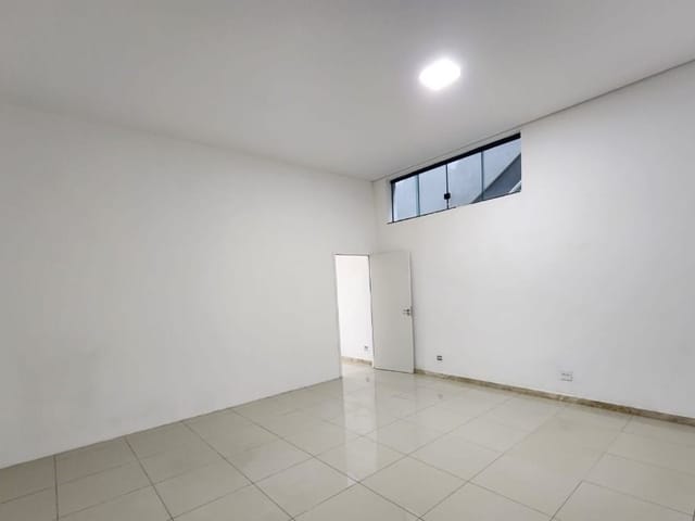 Loja com 130m², para alugar, no bairro Portais (Polvilho) em Cajamar