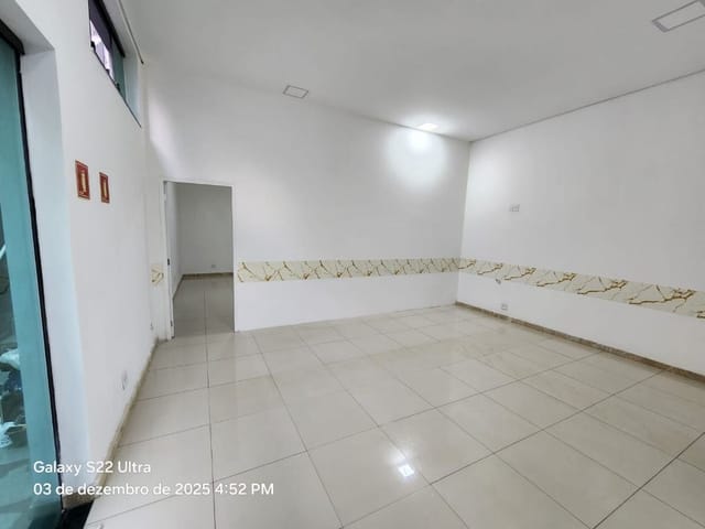 Loja com 130m², para alugar, no bairro Portais (Polvilho) em Cajamar