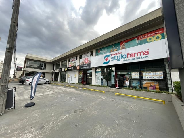 Loja para Locação, 35 m², Mezanino, Banheiro Privativo, Street Mall - Nova Rússia, Ponta Grossa.