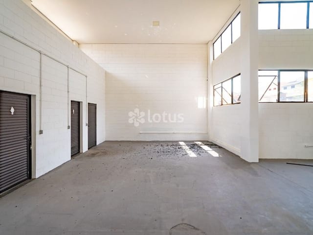 Loja com 324m², para alugar, no bairro Portais (Polvilho) em Cajamar