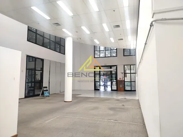 Loja com 600m², para alugar, no bairro Brooklin em São Paulo