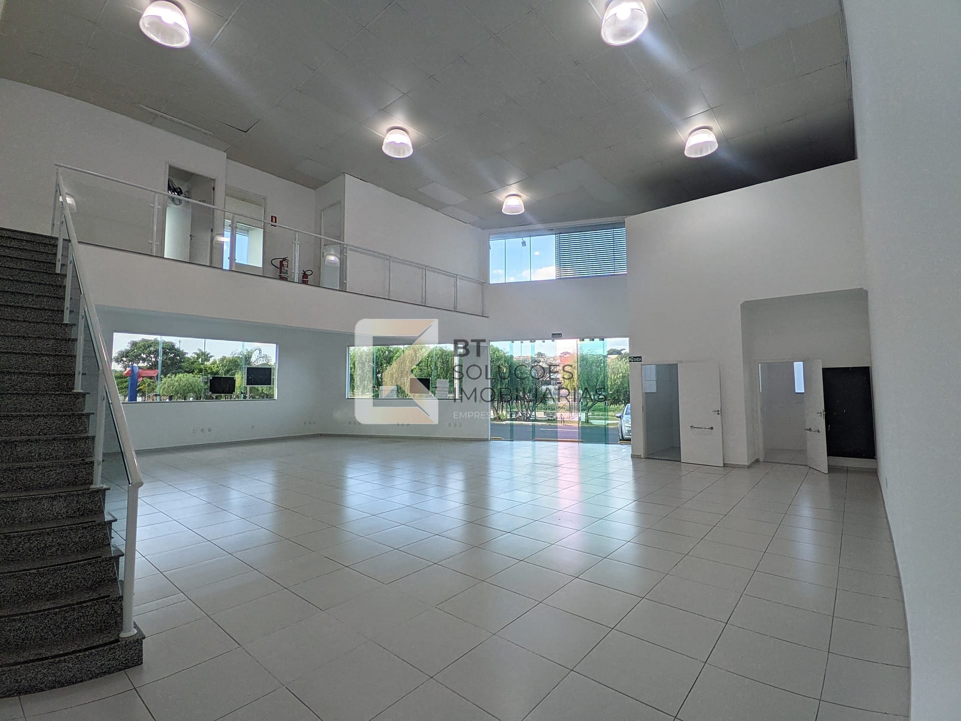 Loja-Salão, 520 m² - Foto 1