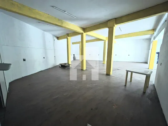 Loja com 230m², para alugar, no bairro Jardim Caçula em Jundiaí