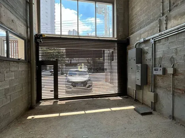 Loja para alugar, no bairro Vila Romana em São Paulo