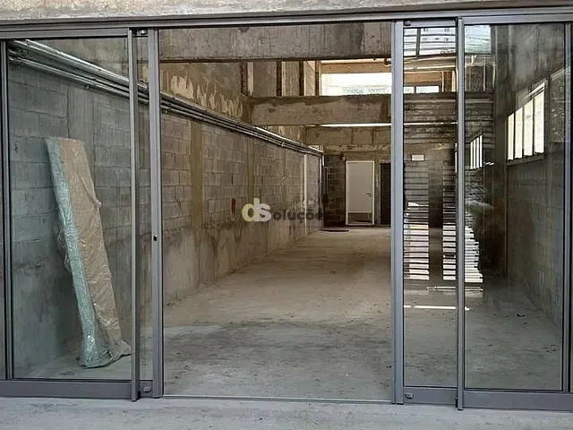 Loja para alugar, no bairro Vila Romana em São Paulo